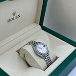 Rolex Lady-Datejust 279384RBR (2024) - Zilver wijzerplaat 28mm Staal (3/8)