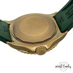 Breitling Superocean N17375201L1S1 (2024) - Green dial 42 mm Bronze case (5/8)
