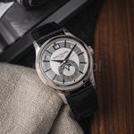 Patek Philippe Annual Calendar 5205 - (1/8)