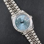 Rolex Day-Date 40 228236 (2024) - Blue dial 40 mm Platinum case (2/8)