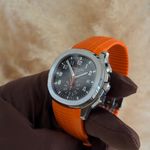 Patek Philippe Aquanaut 5968A-001 (2025) - Black dial 42 mm Steel case (3/6)