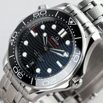 Omega Seamaster Diver 300 M 210.30.42.20.01.001 (2024) - Black dial 42 mm Steel case (5/8)