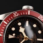 Tudor Black Bay 79220R (2013) - Black dial 41 mm Steel case (3/8)