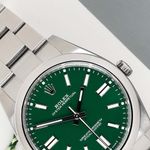 Rolex Oyster Perpetual 41 124300 (2024) - Green dial 41 mm Steel case (3/8)