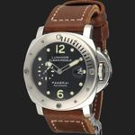 Panerai Luminor Submersible PAM00024 (2017) - Black dial 44 mm Steel case (1/8)