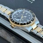 Rolex GMT-Master II 16713 (1999) - Black dial 40 mm Gold/Steel case (6/8)