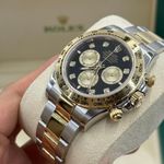Rolex Daytona 126503 (2025) - Black dial 40 mm Gold/Steel case (7/10)