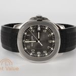 Patek Philippe Aquanaut 5167A-001 (2018) - Black dial 40 mm Steel case (2/6)