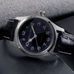 Hamilton Unknown H706050 (2024) - Black dial 42 mm Steel case (2/8)