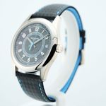 Patek Philippe Calatrava 6007G-011 (2024) - Black dial 40 mm White Gold case (2/8)