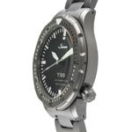 Sinn Unknown 1052.010 (Unknown (random serial)) - Black dial 42 mm Titanium case (6/8)