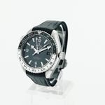 Omega Seamaster Planet Ocean 215.33.44.22.01.001 (2025) - Zwart wijzerplaat 44mm Staal (3/4)