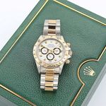 Rolex Daytona 16523 (Unknown (random serial)) - White dial 40 mm Gold/Steel case (2/6)