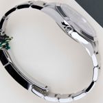 Rolex Explorer 214270 (2020) - Black dial 39 mm Steel case (7/8)