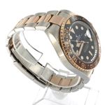 Rolex GMT-Master II 126711CHNR (2019) - Black dial 40 mm Gold/Steel case (3/6)