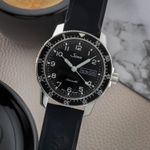 Sinn 104 104.011 (Unknown (random serial)) - Black dial 41 mm Steel case (3/8)