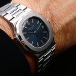 Patek Philippe Nautilus 3800 (1980) - Blue dial 37 mm Steel case (3/6)