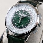 Patek Philippe World Time Chronograph 5930P-001 (2022) - Green dial 40 mm Platinum case (1/8)