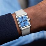 Cartier Tank Louis Cartier WGTA0121 (2023) - Blauw wijzerplaat 33mm Platina (2/3)