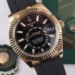 Rolex Sky-Dweller 326238 (2021) - 42 mm Yellow Gold case (3/8)