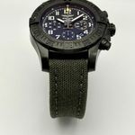 Breitling Avenger Hurricane XB0180 (2018) - Black dial 45 mm Plastic case (7/8)