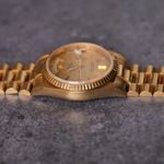 Rolex Day-Date 36 18238 (1993) - Champagne dial 36 mm Yellow Gold case (7/8)