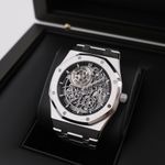 Audemars Piguet Royal Oak Jumbo 16204BC.OO.1240BC.01 (2025) - Transparant wijzerplaat 39mm Witgoud (2/8)