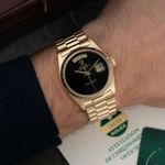 Rolex Day-Date 36 18038 (1978) - Black dial 36 mm Yellow Gold case (2/8)