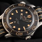 Omega Seamaster Diver 300 M 210.92.42.20.01.001 (2026) - Brown dial 42 mm Titanium case (3/7)