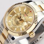 Rolex Sky-Dweller 326933 (2022) - 42 mm Gold/Steel case (5/8)