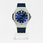 Hublot Classic Fusion Blue 565.NX.7170.RX (2024) - Blauw wijzerplaat 38mm Titanium (1/1)