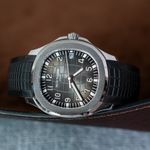 Patek Philippe Aquanaut 5167A-001 (2018) - Black dial 40 mm Steel case (3/6)
