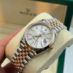 Rolex Datejust 36 126201 (2024) - Grey dial 44 mm Gold/Steel case (4/8)