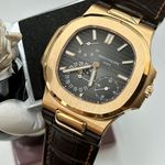 Patek Philippe Nautilus 5712R-001 (2023) - Bruin wijzerplaat 38mm Roségoud (8/8)