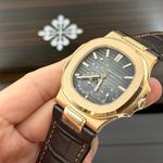 Patek Philippe Nautilus 5712R-001 (2023) - Bruin wijzerplaat 38mm Roségoud (7/8)