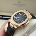 Patek Philippe Nautilus 5712R-001 (2023) - Bruin wijzerplaat 38mm Roségoud (5/8)