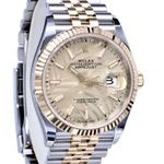 Rolex Datejust 36 126233 (2022) - Champagne wijzerplaat 36mm Staal (6/8)