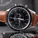 Omega Speedmaster Professional Moonwatch 311.32.40.30.01.001 (2020) - Black dial 40 mm Steel case (3/8)