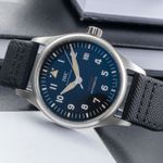 IWC Pilot IW326805 (Unknown (random serial)) - Black dial 39 mm Steel case (2/8)