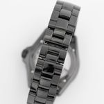 Chanel J12 H7418 (2024) - Black dial 38 mm Ceramic case (5/6)