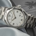 Vacheron Constantin Overseas 25250 (2005) - Zilver wijzerplaat 34mm Staal (2/8)