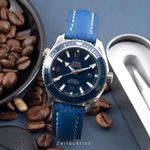 Omega Seamaster Planet Ocean 232.92.38.20.03.001 (Unknown (random serial)) - Blue dial 38 mm Titanium case (3/8)