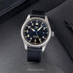 IWC Pilot Mark IW327006 (2019) - Zwart wijzerplaat 40mm Titanium (3/8)