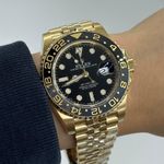 Rolex GMT-Master II 126718grnr (2024) - Black dial 40 mm Yellow Gold case (1/10)