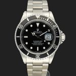 Rolex Submariner Date 16610 (1996) - Black dial 40 mm Steel case (3/8)