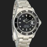 Rolex Submariner Date 16610 (2006) - Black dial 40 mm Steel case (4/8)