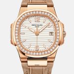 Patek Philippe Nautilus 7010R-011 (2023) - Wit wijzerplaat 32mm Roségoud (1/1)
