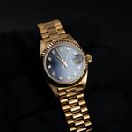 Rolex Lady-Datejust 69178 (1990) - Blue dial 26 mm Yellow Gold case (2/8)