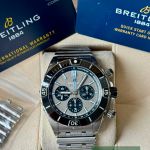 Breitling Super Chronomat EB0136251M1E1 (2024) - Grey dial 44 mm Titanium case (6/6)