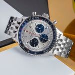 Breitling Navitimer 1 B01 Chronograph AB0138241G1A1 (2020) - Zilver wijzerplaat 43mm Staal (2/8)